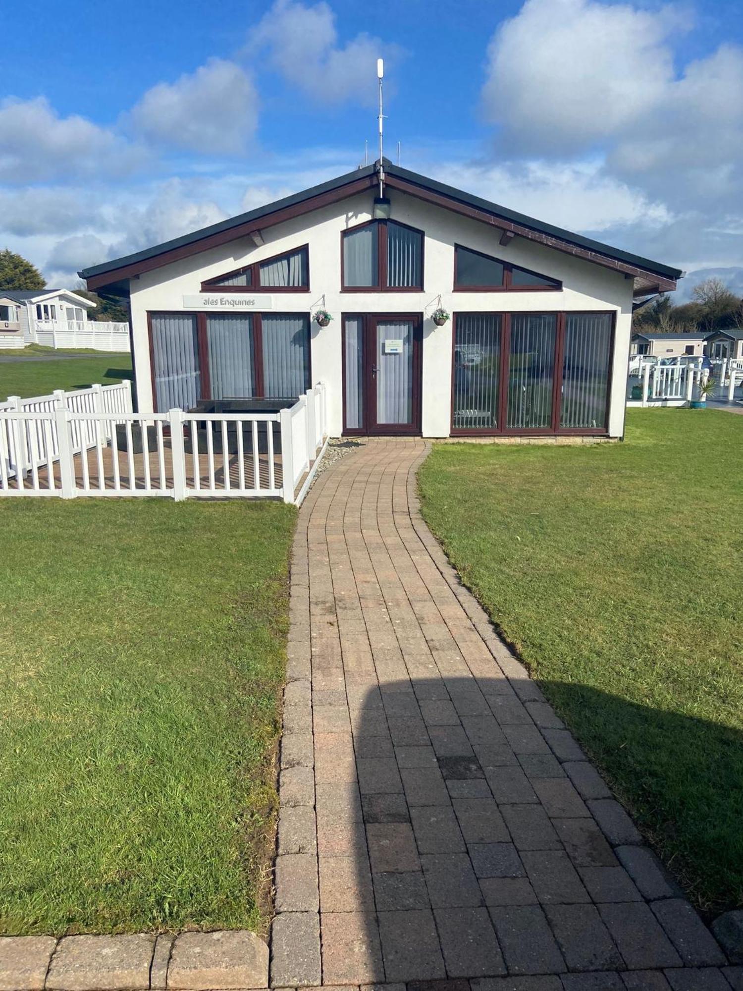 Ger-y-bwlch - Spacious Static On 5star Site With Swimming Pool * Benllech